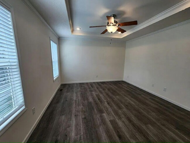 Building Photo - 164 Eland Dr
