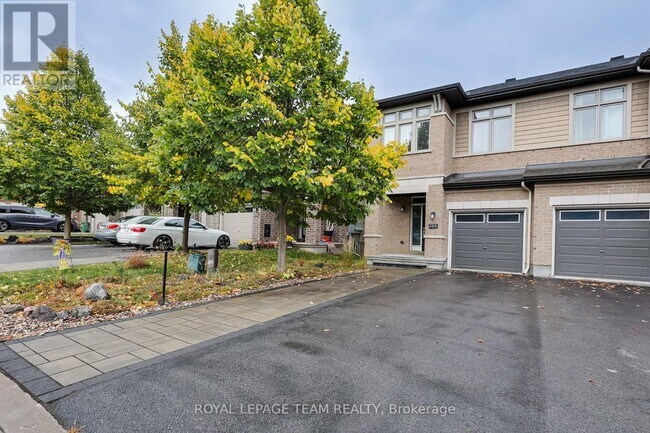 Photo du bâtiment - 868 Fletcher Cir