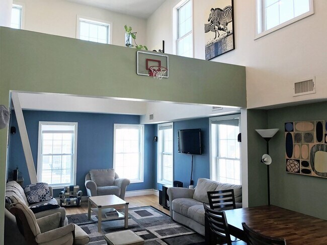 Building Photo - 11 Everett Ave