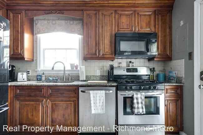 Foto del edificio - 3 br, 2 bath House - 6415 Millhiser Ave