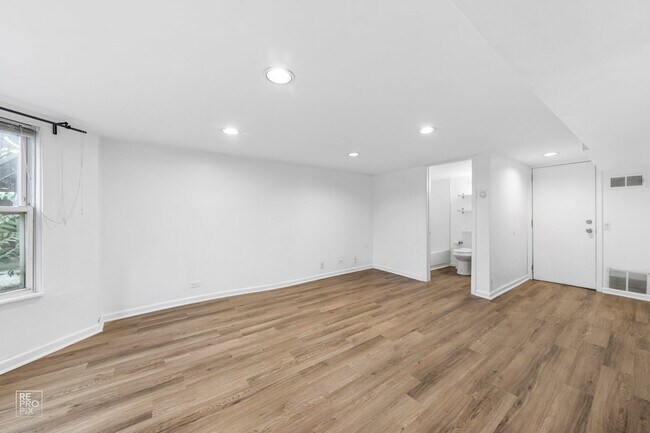 Foto del edificio - 3414 N Damen Ave