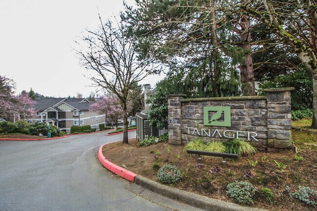 Building Photo - Clean, Updated Ground Floor 1 Bedroom Condo in Excellent Kirkland Location. 2 Reserved Parking Sp...