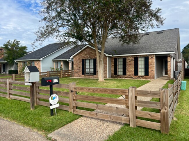 Foto del edificio - 107 Logan St