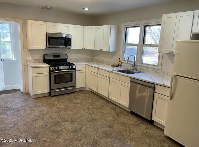 Building Photo - 721 Hyson Rd