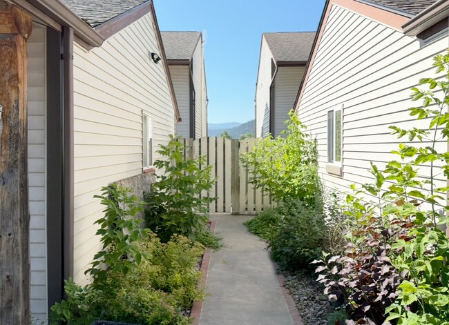 Foto del edificio - 3 Bed, 2.5 Bath Kalispell Townhome