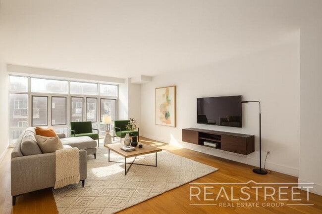 Building Photo - LUXURY Giant 2 BED LOFT in Queens!