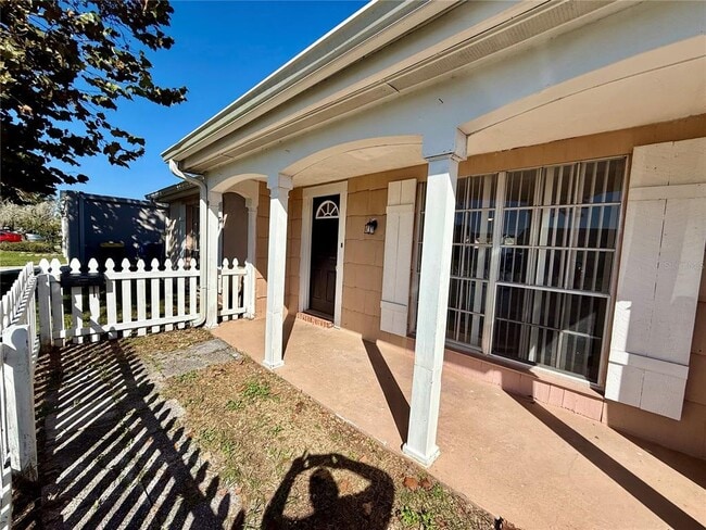 Foto del edificio - 3931 Claremont Dr
