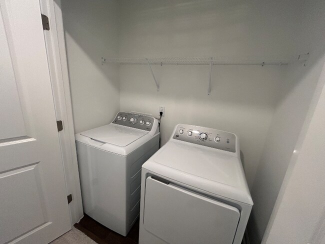 Foto del edificio - 1510 Crescent Townes Wy