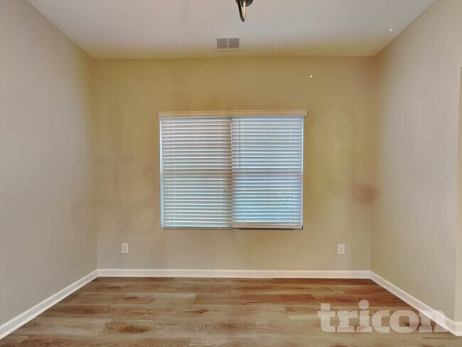 Foto del edificio - 452 Shady Glen