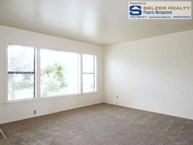 Building Photo - Charming 2 bd. home w/ big yard on the cus...
