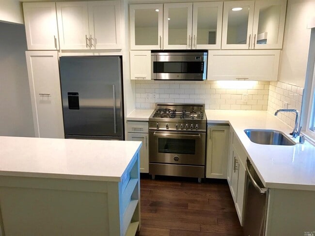 Building Photo - 144 Barbaree Way