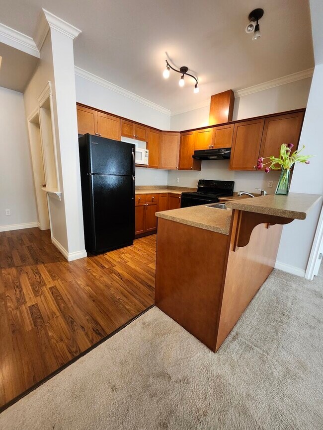 8955 Edward St Unit 404, Chilliwack, BC V2P 4E2 Condo for Rent in