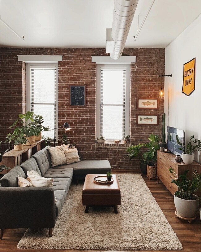 Building Photo - 309 Delaware St