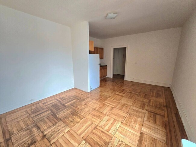 Foto del edificio - 59-16 Woodside Ave
