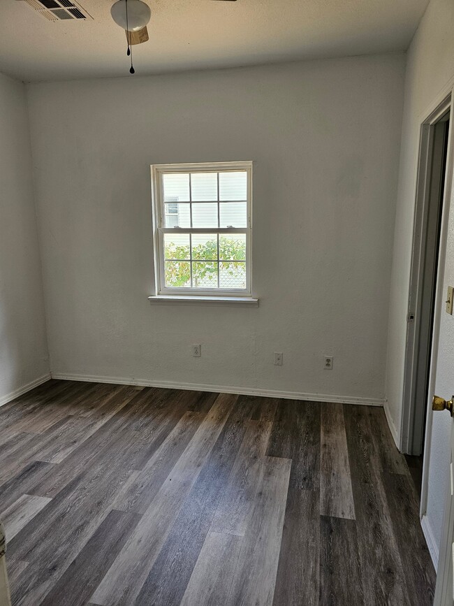 Building Photo - 531 N Pottenger Ave