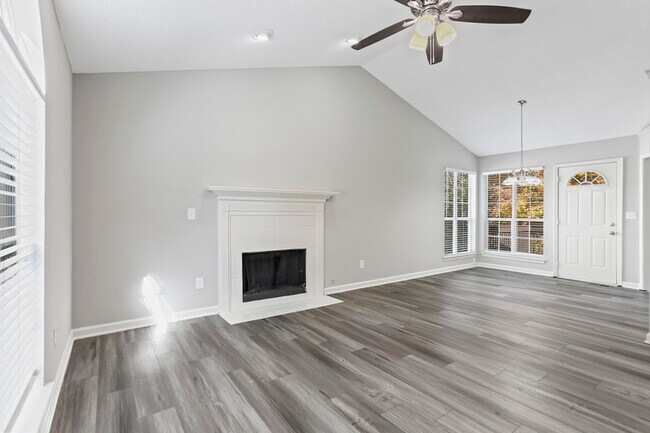 Building Photo - 7380 Hunters Ridge Dr