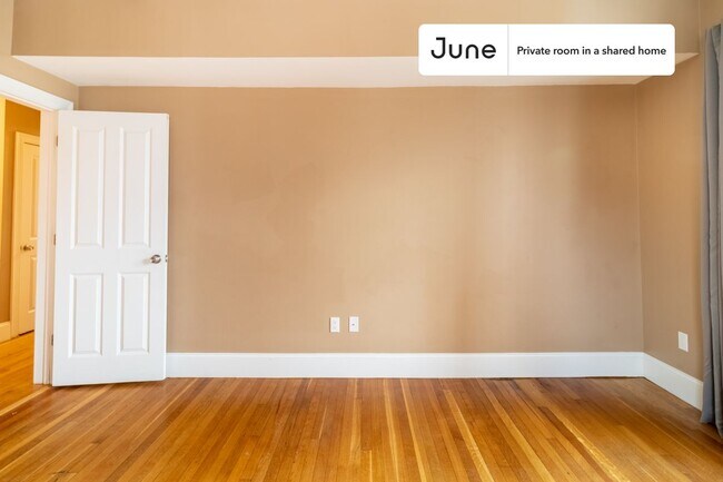 Building Photo - Room in Shared 4 bed/2 bath home