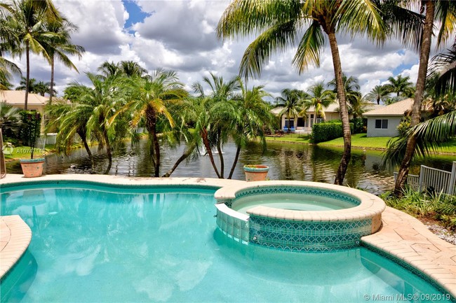 Foto del edificio - 11075 Blue Palm St