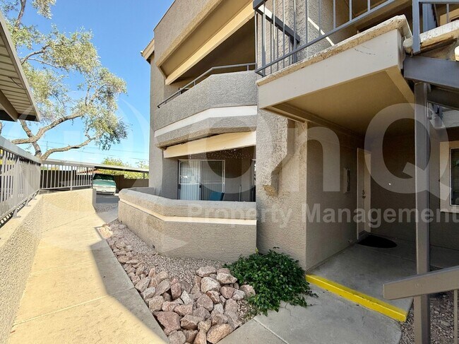 Photo - 1720 E Thunderbird Rd House