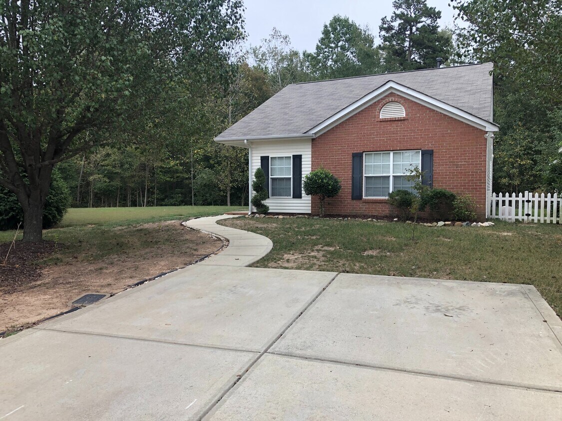 Foto principal - Waxhaw Location!