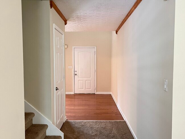 Building Photo - 1115 Avalon Ter