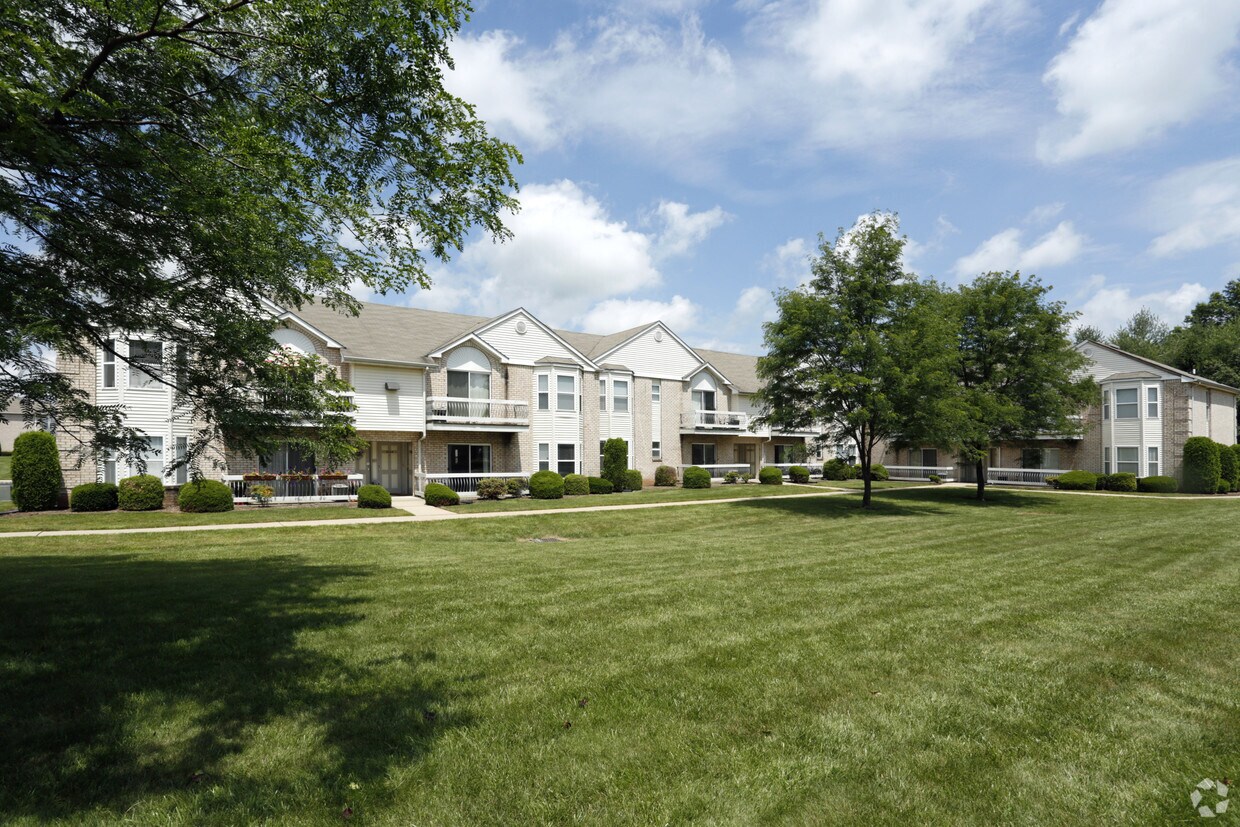 Whitehall Gardens Apartments in Somerset, NJ