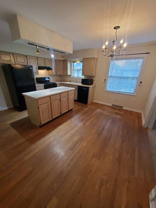 Building Photo - 2163-2165 S 87th St - Duplex