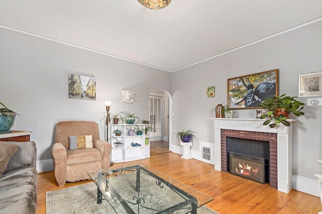 Foto del edificio - 64 Mount Pleasant St
