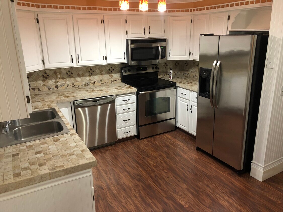 663 Essex St, Bangor, ME 04401 House Rental in Bangor, ME