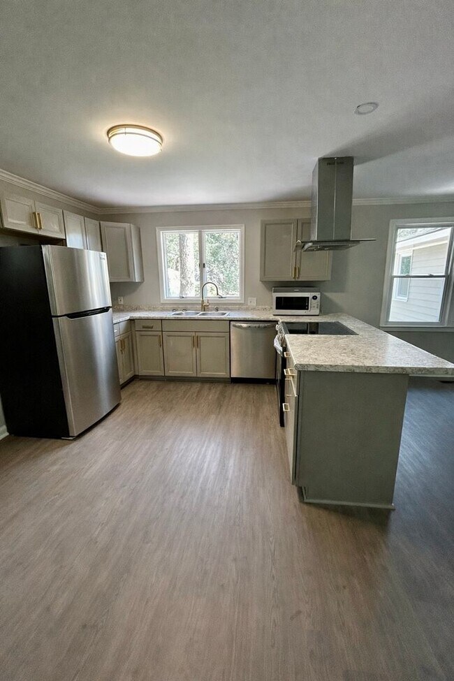 Foto del edificio - 1903 Azalea Dr