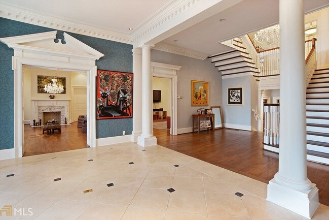 Foto del edificio - 321 Loring Ln