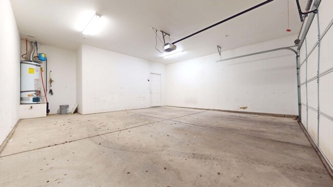 Building Photo - Pet Friendly 2 Bedroom Cedar Crossing Town...