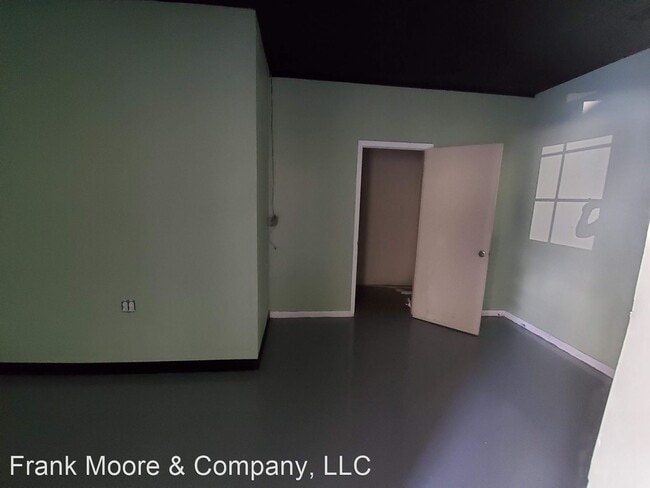 Building Photo - 3 br, 1 bath House - 5208 Waters Ave