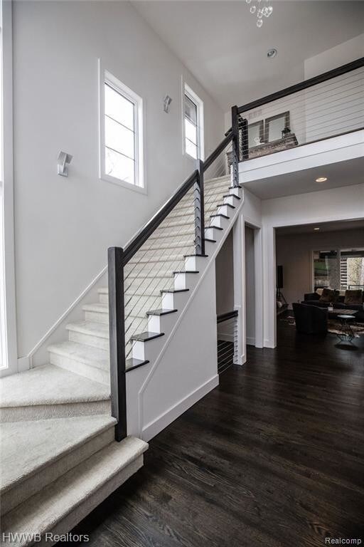 Foto del edificio - 217 W 2nd St