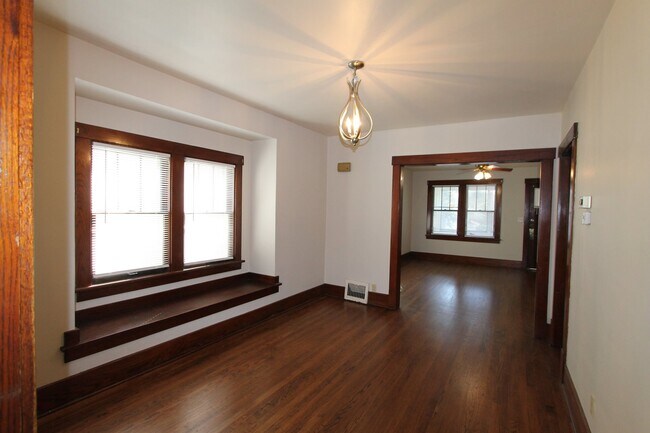 Building Photo - Smart Home Gift with move in!  Stunning wi...