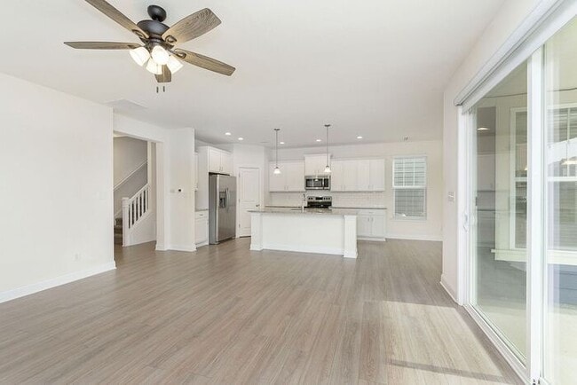 Building Photo - Beautiful Three Bedroom in Carmel!