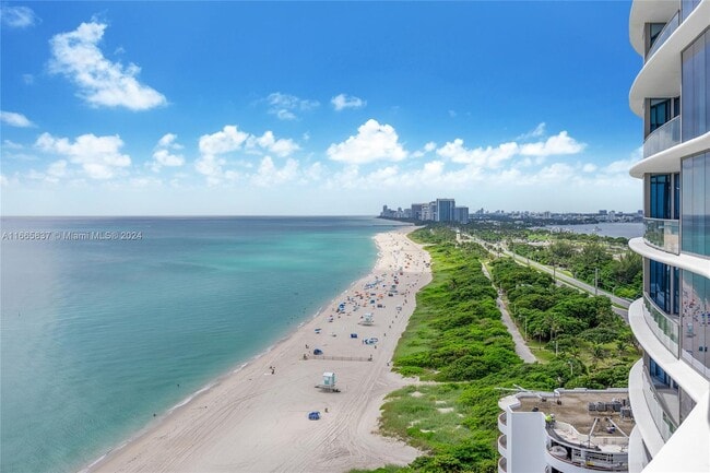 Building Photo - 15701 Collins Ave