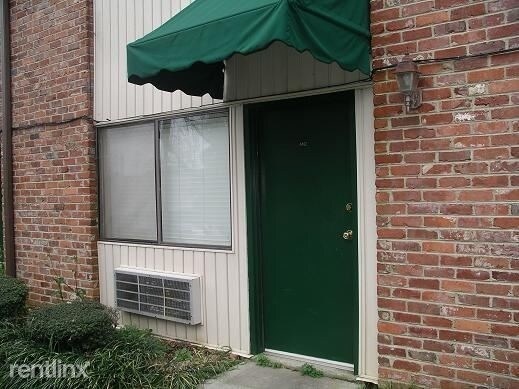 Building Photo - 2718 Kingston Pike