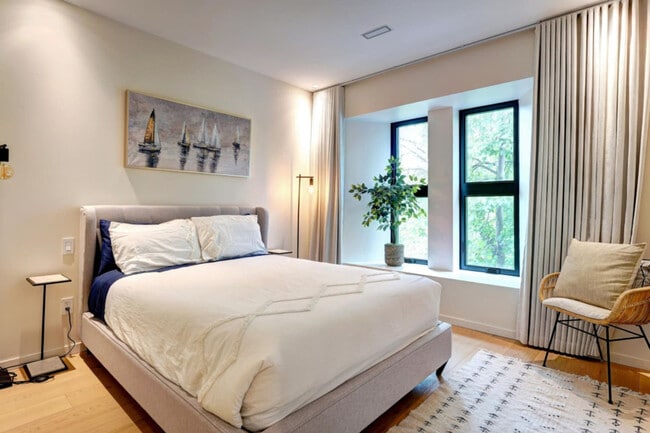 Building Photo - 1281 Rue Rachel E