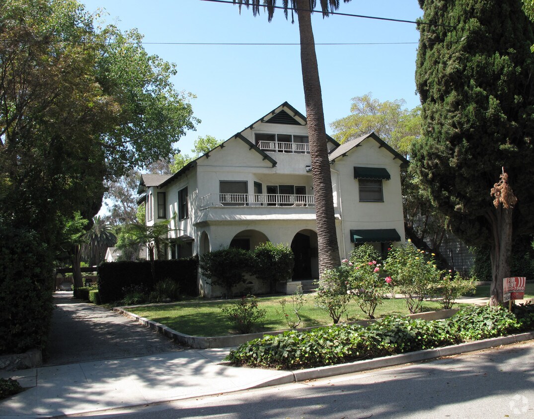 Primary Photo - 490 Maylin Street