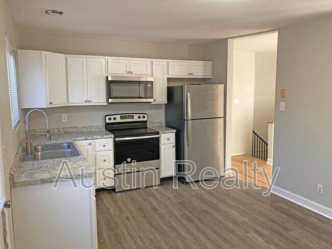 Foto del edificio - 1051 Woodland Trails Dr