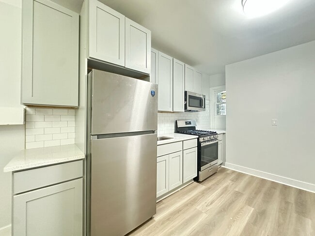 Building Photo - 276 Montana St