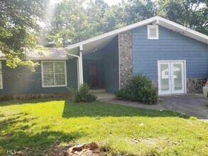 Building Photo - 7352 Aubrey Dr