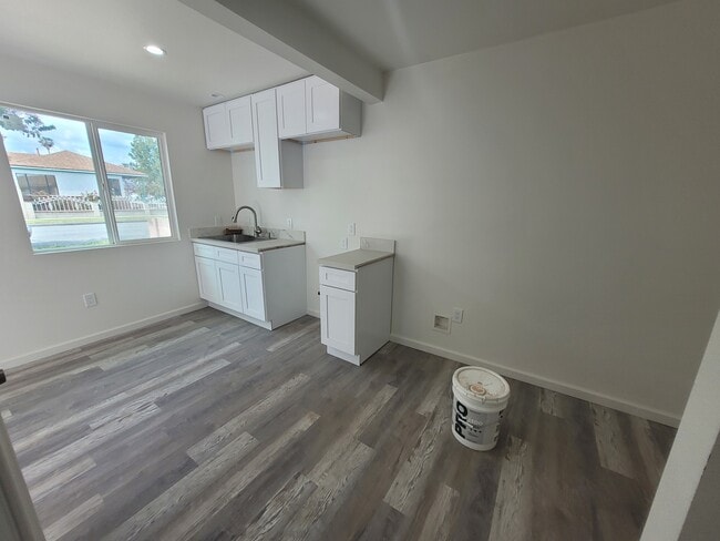 Building Photo - 15406 Longworth Ave