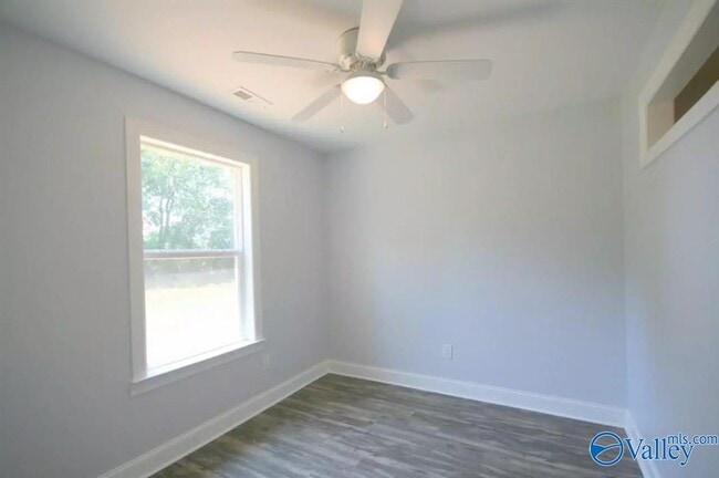 Building Photo - 100 Kaliegh Paige Cir