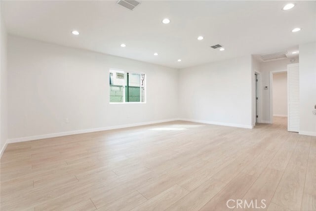 Foto del edificio - 13120 Branford St