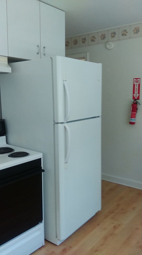 Building Photo - **August 2026****- 3 bed 2 bath - Large ba...