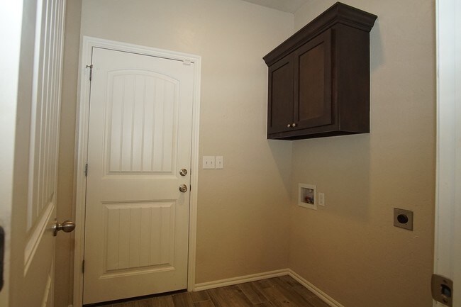 Building Photo - 701 Little River Cir