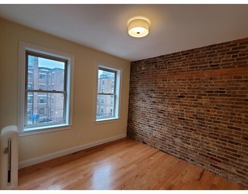 Building Photo - 25 Queensberry St