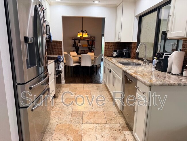Building Photo - 13550 Avista Dr